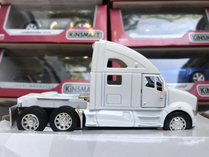 Дитяча іграшка машинка металева тягач трейлеру Kinsmart Kenworth T700 KT5357W